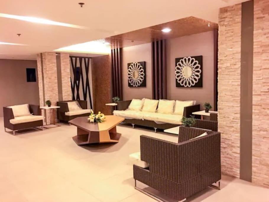 Affordable Condotel Near Manila Airport エクステリア 写真
